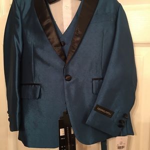 Other - Little boys brand new 5 piece tuxedo/suit size 7. Other - Little boys brand new 5 piece tuxedo/suit size 7.